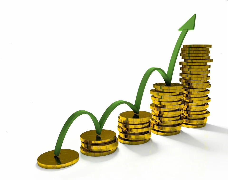 Stacks of gold coins rising in height from left to right, linked by a green arrow that arcs from stack to stack and points upward.